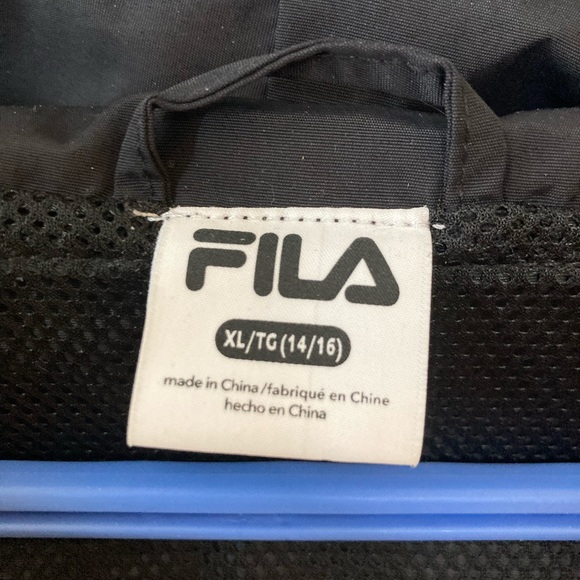 Boys size 14-16 Fila jacket never worn - Picture 3 of 5